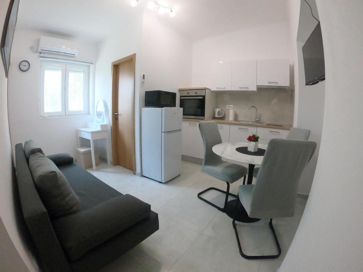 Apartman Tina Ražanac Exteriér fotografie