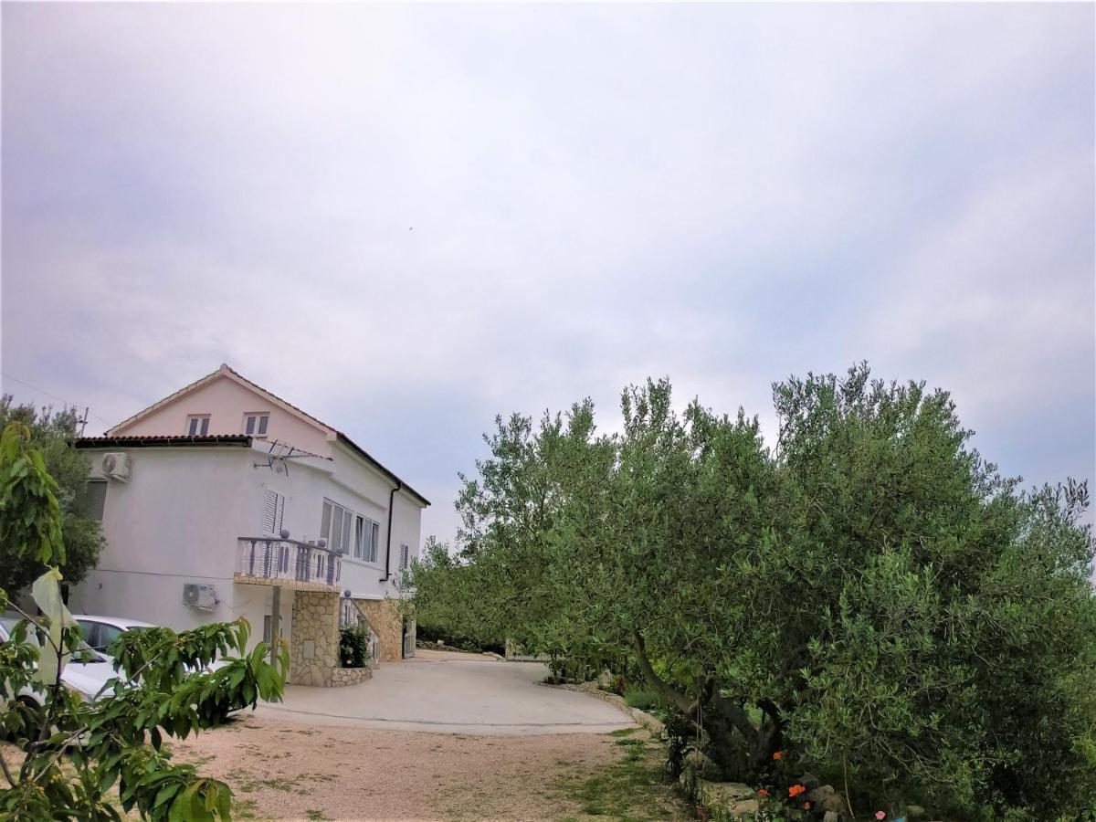 Apartman Tina Ražanac Exteriér fotografie