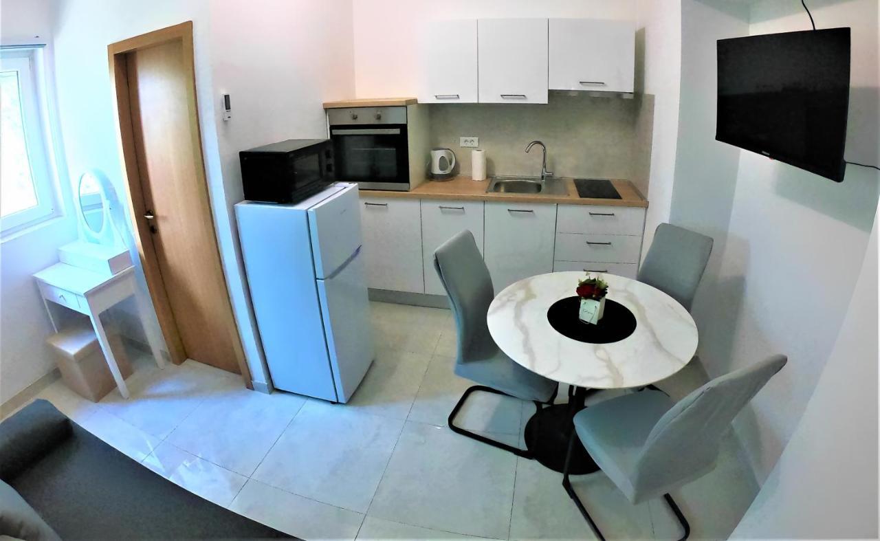 Apartman Tina Ražanac Exteriér fotografie