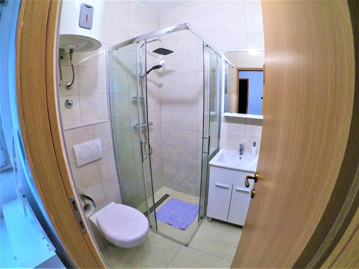 Apartman Tina Ražanac Exteriér fotografie